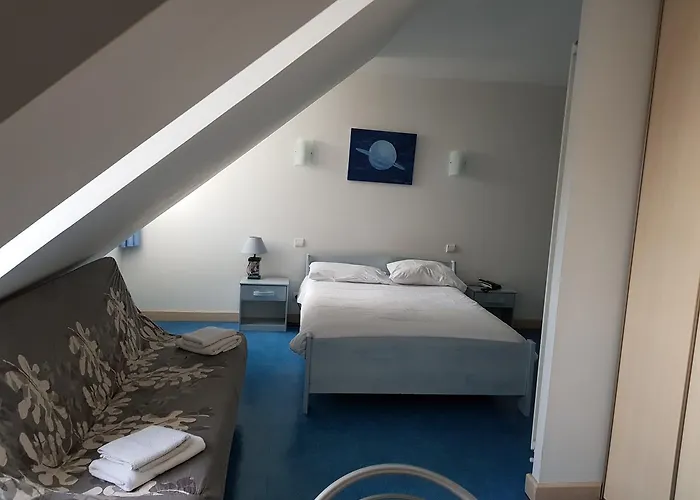 호텔 Bellevue Thermes De La Reine 2*